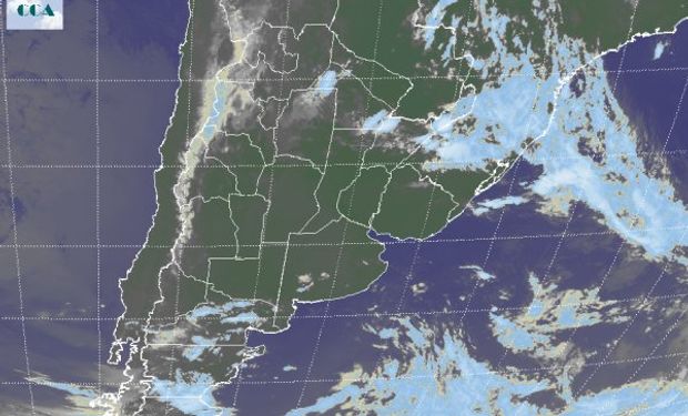 En el recorte de la Imagen Satelital no se observan importantes estructuras nubosas debido a que no existen procesos convectivos de importancia que se encuentren activos.