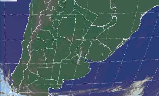 La imagen satelital presenta algún tránsito de nubosidad media por la franja central del país, nada que pueda ganar desarrollo e interrumpir el buen tiempo que domina todo el país.