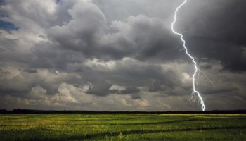 Chuvas fortes e risco de temporais marcam a terça-feira: veja as áreas em alerta