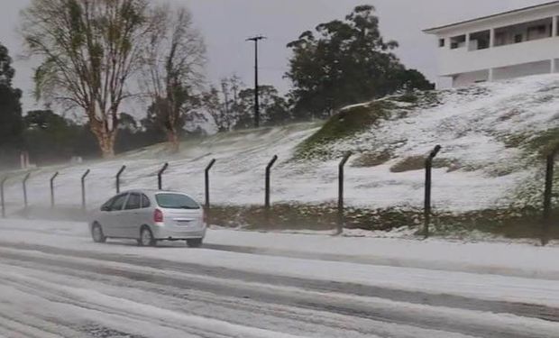Defesa Civil Estadual monitora situação de Castro após chuva de granizo. (Foto: Reprodução)