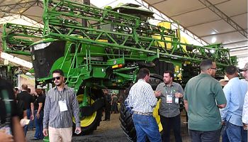 Conta na ponta do lápis: novo perfil do produtor redesenha mercado de maquinário agrícola