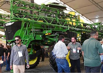 Conta na ponta do lápis: novo perfil do produtor redesenha mercado de maquinário agrícola
