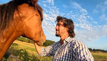 De Buenos Aires a Nueva York: el gaucho argentino que inició un viaje de cinco años y 20.000 kilómetros con tres caballos