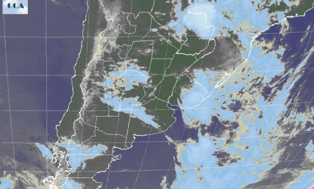 En el recorte de la Imagen Satelital se puede observar como se desplaza la vasta extensión nubosa que confirió las últimas lluvias.