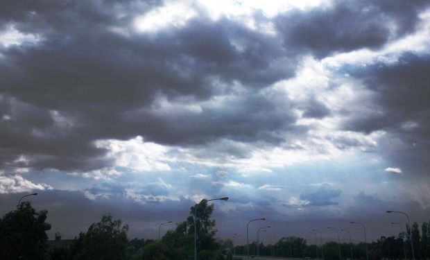 Sobre el norte argentino se prevé viento del sector norte con ascenso de las temperaturas y nubosidad en aumento hacia la noche.