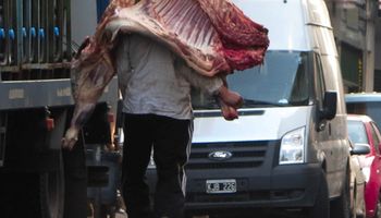 Matarifes y carnicerías en alerta: la escasez de hacienda y los altos precios amenaza con quebrar la cadena de pagos