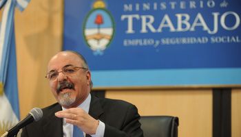 Gobierno estudia modificación de ganancias pero pidió responsabilidad