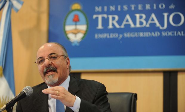 Gobierno estudia modificación de ganancias pero pidió responsabilidad