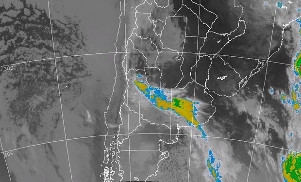En la imagen se observa el avance de una nueva formación frontal.