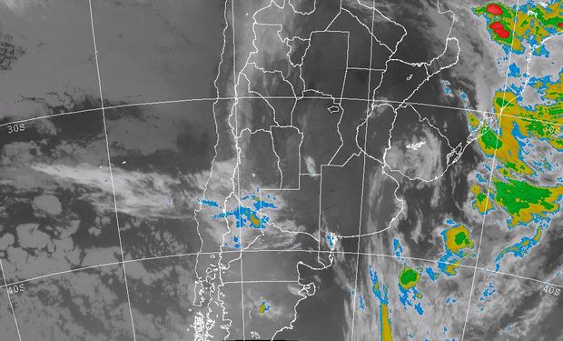 Se observa el desplazamiento de las nubes de mal tiempo hacia el este, con la consecuente mejora de las condiciones sobre el territorio nacional.