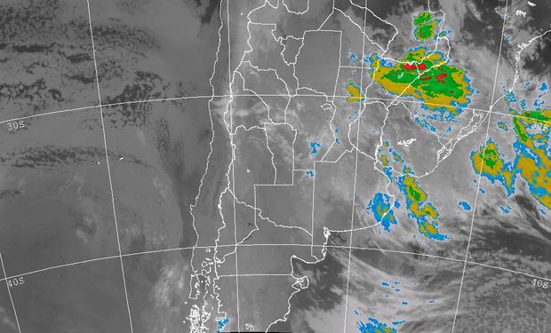 Se observa un despliegue de nubosidad muy desordenado en cuanto a su desarrollo dentro de la región pampeana