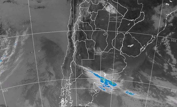 De momento, se observan formaciones nubosas sobre el sur de Buenos Aires y norte patagonico.