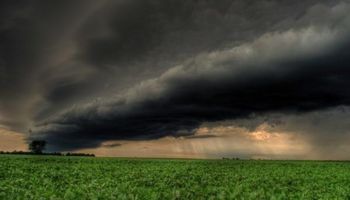Emiten alerta por tormentas fuertes y ocasional caída de granizo