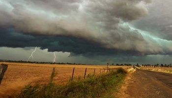 Alerta por lluvias y granizo en el centro del país