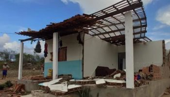 Raro tornado provoca estragos na zona rural de Alagoas