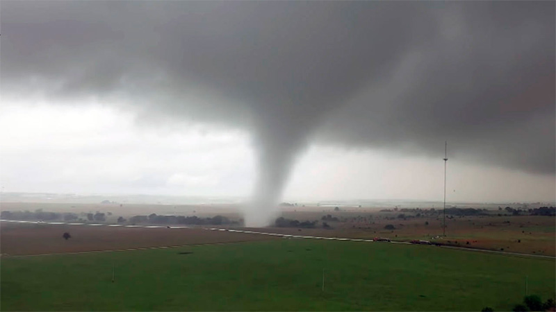 noticiaspuertosantacruz.com.ar - Imagen extraida de: https://news.agrofy.com.ar/noticia/211256/que-relacion-tienen-tornados-estados-unidos-y-inundaciones-espana-clima-que-impacta