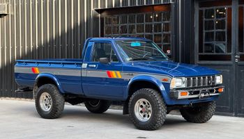 A cuánto se vendió en Argentina una Hilux de 1983 inmaculada: un tesoro vintage que marcó la historia de las pick ups en el país
