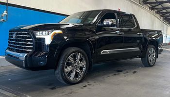 Ya está patentada: el primer 0km importado por un particular es una pick up de 430 CV