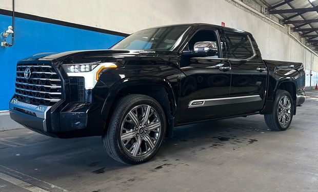 Ya está patentada: el primer 0km importado por un particular es una pick up de 430 CV