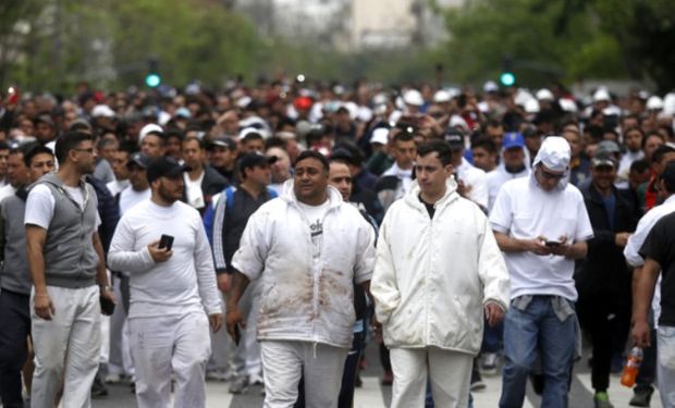 Los empleados se manifestaron ayer frente al Ministerio de Agroindustria. Foto: LA NACION / Emiliano Lasalvia