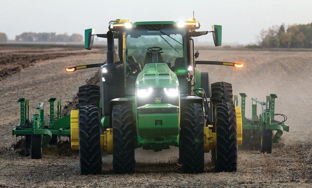John Deere se prepara para lanzar en 2022 tecnología para que los tractores sean totalmente autónomos
