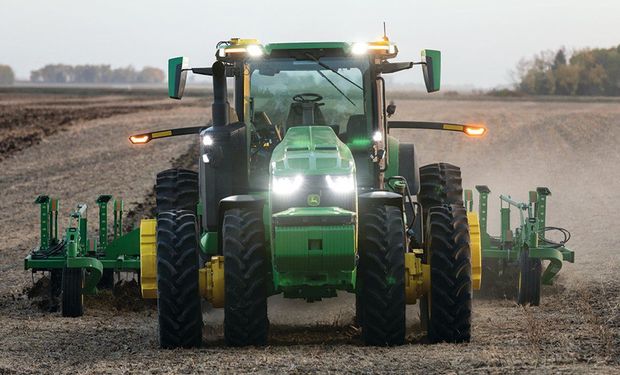 John Deere se para lanzar en 2022 tecnología para que los tractores sean totalmente autónomos | Agrofy News