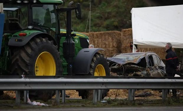 Murió una productora agropecuaria y su hijo y marido están graves tras un incidente en protesta de Francia