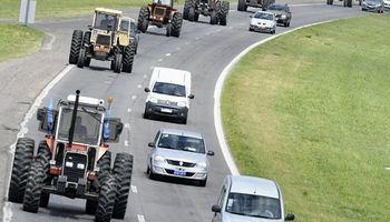 Productores autoconvocados se movilizaron en Rosario: las imágenes del tractorazo