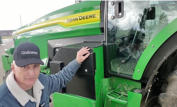 ¿Nueva era en el campo? John Deere presenta los primeros tractores eléctricos que pueden equiparse con hasta cinco paquetes de baterías