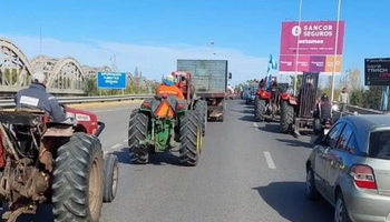 Tractorazo en el Alto Valle: cuál es el reclamo del sector productivo en Río Negro