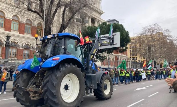 Van 11 días de tractorazo en Europa: el gobierno español cede, pero no convence al campo