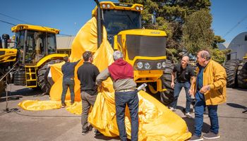 El nuevo "tractorazo" de Pauny y la novedad del primer tractor argentino con transmisión automática CVT
