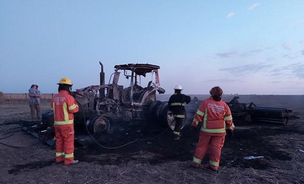 Se le incendió el tractor y su "profunda tristeza" se viralizó: así la animan a no bajar los brazos