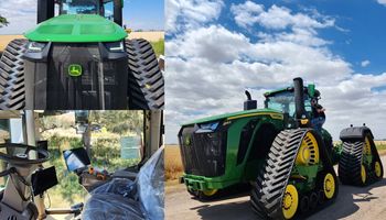 El tractor más grande del mundo en Argentina: lo compró un productor, estuvo 40 días en un barco y aún no salió del galpón del campo 