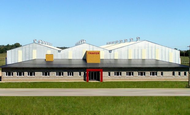 Son 5.600 m2 de instalaciones industriales para la fabricación de silos y productos para almacenaje y transporte de granos y fertilizantes.