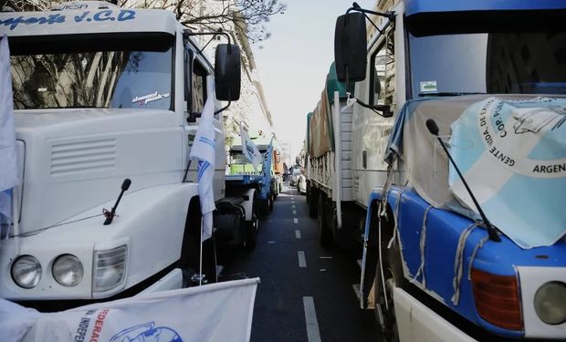 Paro de transporte: la movilización se traslada al Obelisco y reclaman una respuesta para la escasez de gasoil