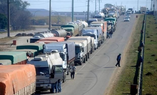 Argentina mantiene fletes por camión más caros que los Estados Unidos y Brasil.