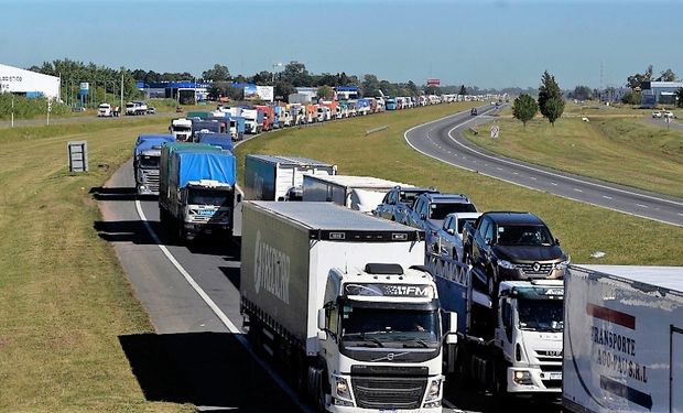 Santa Fe garantizará la libre circulación del transporte de carga a través de la Policía