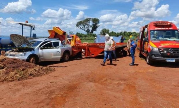 Tratorista de 51 anos, que não teve o nome divulgado, morreu após ser atropelado pelo trator que usava para trabalhar, em Santa Helena.