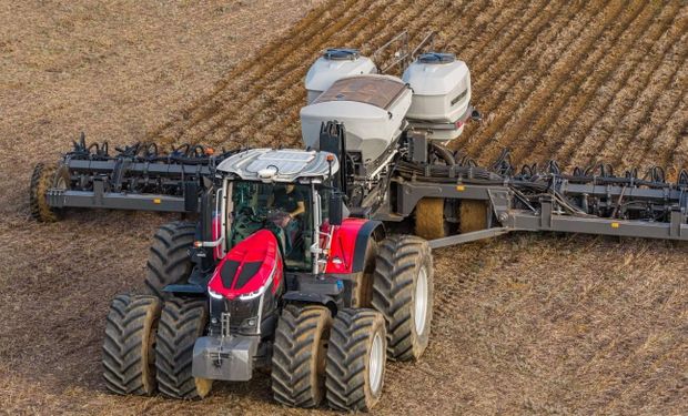 Nova série da Massey Ferguson entrega alto desempenho em conjunto com a plantadeira Momentum para operações de grande escala