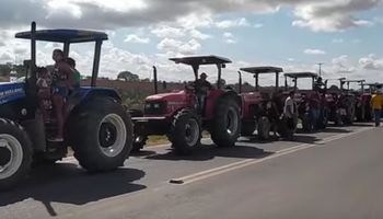 Produtores do Semiárido fazem tratoraço contra novas regras do Proagro