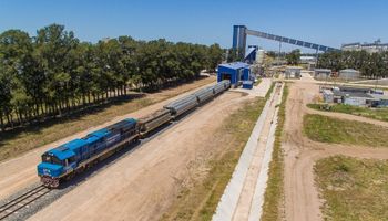 Inauguran una obra ferroviaria clave para el complejo agroexportador Timbúes