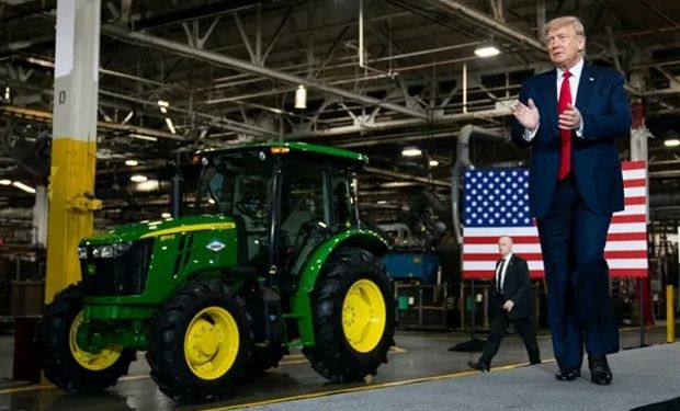 John Deere responde à ameaça de Trump de taxar seus produtos em 200%