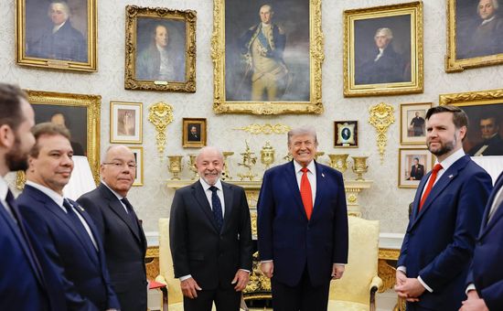 Já o presidente brasileiro diz ter combinado com Donald Trump criar um grupo para acabar com o tarifaço