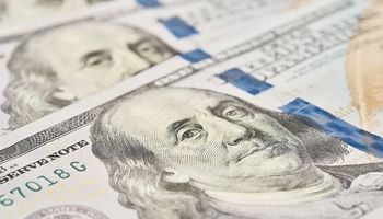 Dólar hoy: a cuánto cotizó el oficial, el blue y cuál es la brecha cambiaria de este lunes 5 de junio