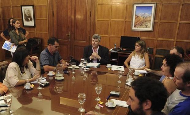 Buryaile, en el Ministerio de Agroindustria, en una reunión con periodistas. Foto:Télam