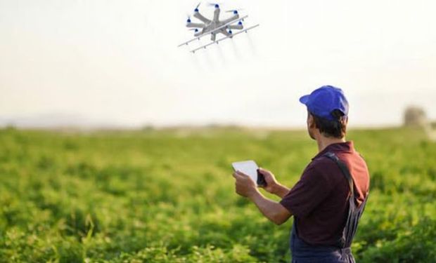 La incorporación de AgTech en la producción agrícola abarca desde sistemas de gestión hasta desarrollos de robótica, y es aplicable a todas las escalas, incluso en la agricultura familiar.