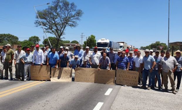 La medida de fuerza establece un cese de comercialización de granos y control de cargas.