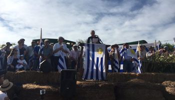 Uruguay: protesta de empresarios y trabajadores del sector agropecuario