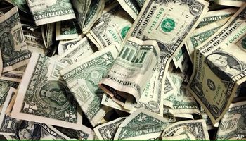 Dólar blue hoy: a cuánto cotiza este lunes 27 de febrero y cómo queda la brecha contra el dólar Banco Nación
